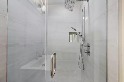 Bath - 751-753 Capp St, San Francisco, CA 94110 photo 5 of 9
