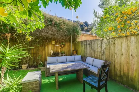 Exterior - 751-753 Capp St, San Francisco, CA 94110 photo 4 of 8