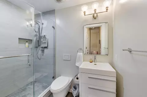 Bath - 751-753 Capp St, San Francisco, CA 94110 photo 8 of 9