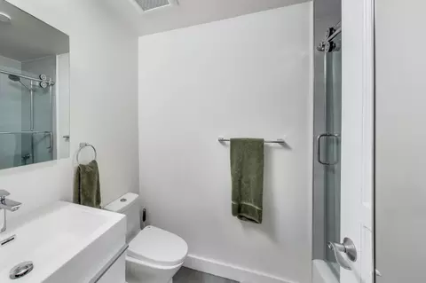 Bath - 751-753 Capp St, San Francisco, CA 94110 photo 3 of 9