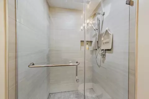 Bath - 751-753 Capp St, San Francisco, CA 94110 photo 9 of 9