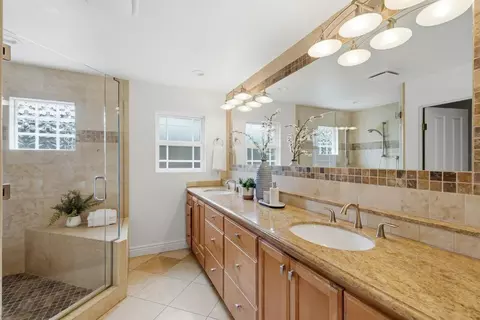 Bath - 1324 Bent Dr, Campbell, CA 95008 photo 2 of 3