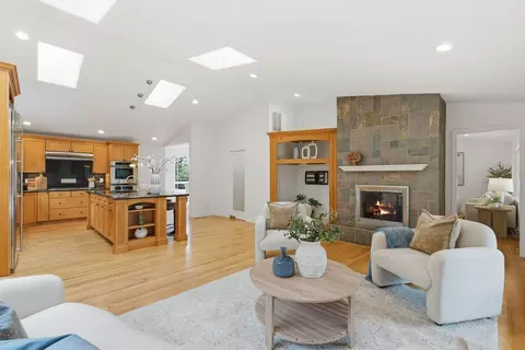 Living - 1324 Bent Dr, Campbell, CA 95008 photo 1 of 4