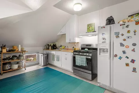 Kitchen - 142 N Central Ave, Campbell, CA 95008 photo 2 of 3