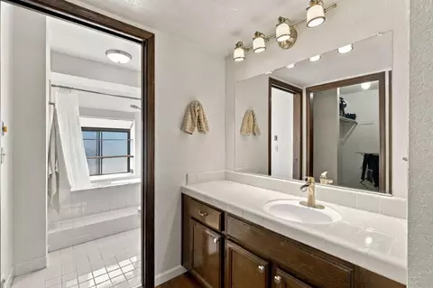 Bath - 2603 Mallory Ln, Santa Cruz, CA 95065 photo 2 of 6