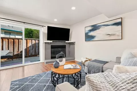 Living - 2603 Mallory Ln, Santa Cruz, CA 95065 photo 3 of 3
