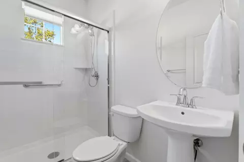 Bath - 6567 Sanchez Pl, Gilroy, CA 95020 photo 1 of 4
