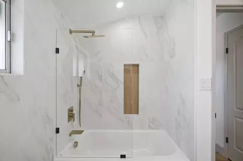 Bath - 1789 Linnet Ln, Sunnyvale, CA 94087 photo 5 of 5