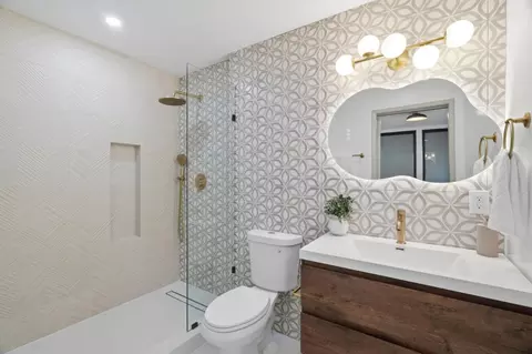 Bath - 1789 Linnet Ln, Sunnyvale, CA 94087 photo 1 of 5