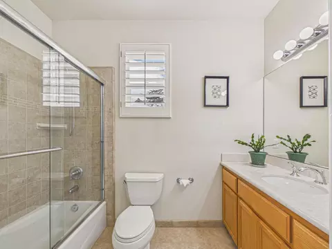 Bath - 18458 Pepper St, Castro Valley, CA 94546 photo 6 of 7