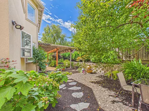 Exterior - 18458 Pepper St, Castro Valley, CA 94546 photo 8 of 9