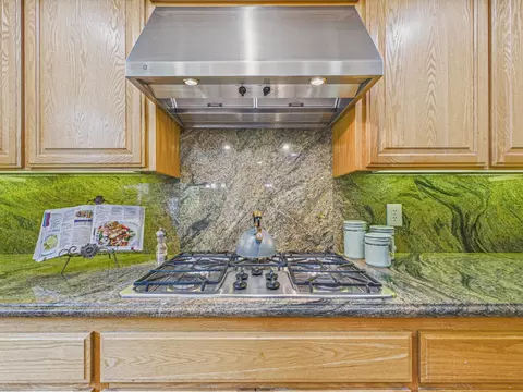 Kitchen - 18458 Pepper St, Castro Valley, CA 94546 photo 6 of 7