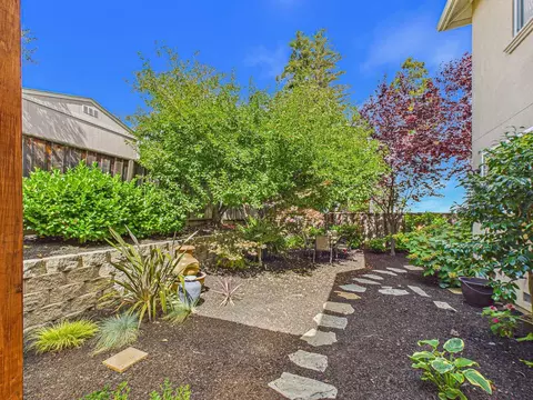 Exterior - 18458 Pepper St, Castro Valley, CA 94546 photo 5 of 9