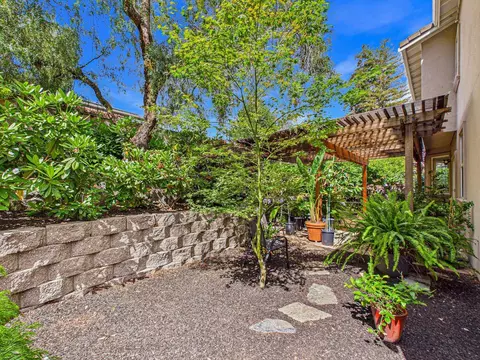 Exterior - 18458 Pepper St, Castro Valley, CA 94546 photo 7 of 9