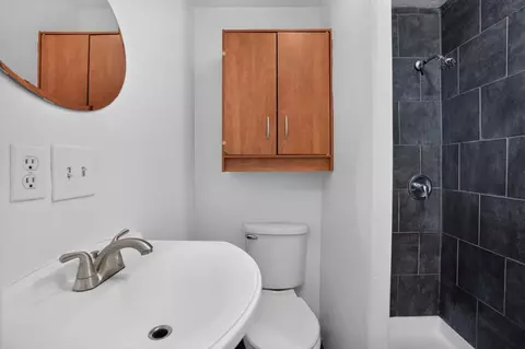 Bath - 7221 Forest St, Gilroy, CA 95020 photo 1 of 3