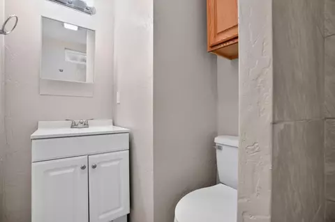 Bath - 7221 Forest St, Gilroy, CA 95020 photo 3 of 3