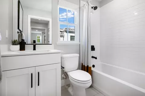 Bath - 2112 Latham St, Mountain View, CA 94040 photo 1 of 1