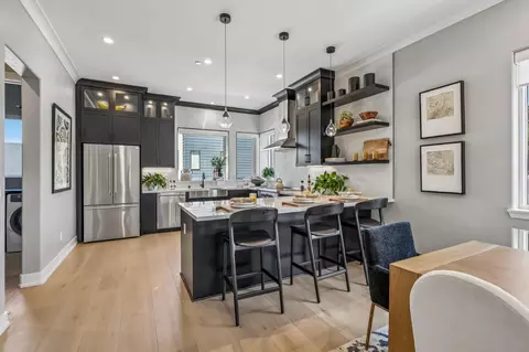 422 Acacia Ave, Palo Alto, CA 94306