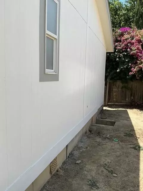 Exterior - 16644 Almond St, Huron, CA 93234 photo 2 of 2