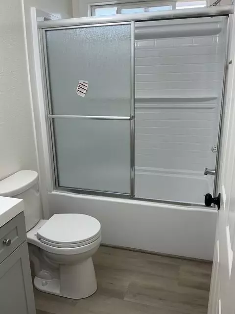 Bath - 16644 Almond St, Huron, CA 93234 photo 2 of 2