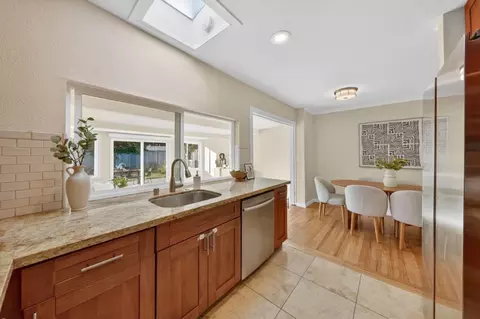 Kitchen - 339 Greenway Dr, Pacifica, CA 94044 photo 2 of 2