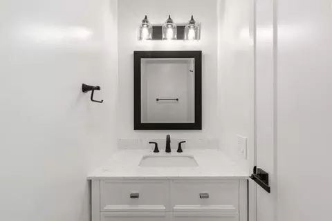 Bath - 1181 Oddstad Blvd, Pacifica, CA 94044 photo 1 of 3