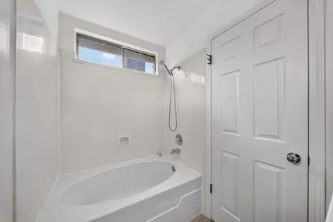 Bath - 641 Eden St, Gilroy, CA 95020 photo 4 of 4