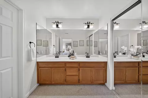 Bath - 641 Eden St, Gilroy, CA 95020 photo 3 of 4