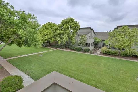 207 Del Monte Ln 57, Morgan Hill, CA 95037