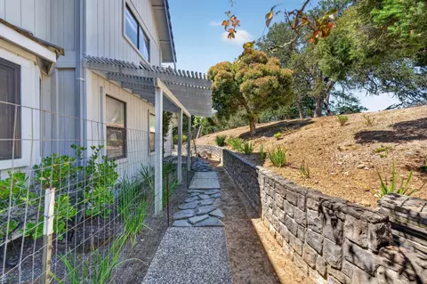 Exterior - 13204 Wright Way, Los Altos Hills, CA 94022 photo 22 of 24