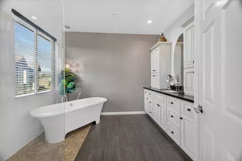Bath - 15 Victoria Cir, Salinas, CA 93906 photo 3 of 6