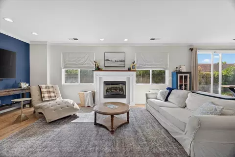 Living - 15 Victoria Cir, Salinas, CA 93906 photo 2 of 2