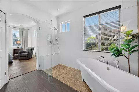 Bath - 15 Victoria Cir, Salinas, CA 93906 photo 2 of 6