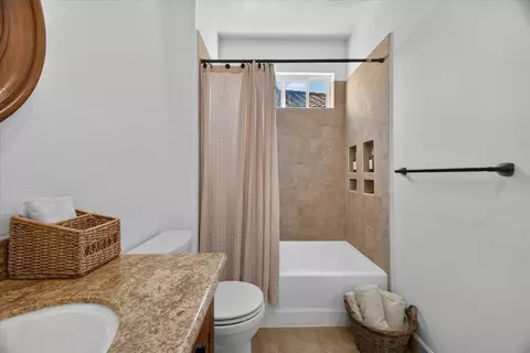 Bath - 15 Victoria Cir, Salinas, CA 93906 photo 1 of 6