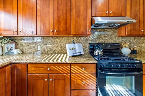 Kitchen - 840 Capistrano Dr, Salinas, CA 93901 photo 3 of 4