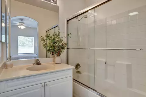 Bath - 898 Revelation Pl, Milpitas, CA 95035 photo 2 of 3