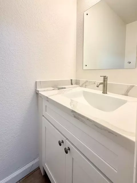 Bath - 3101 Peppermill Cir, Pittsburg, CA 94565 photo 2 of 6