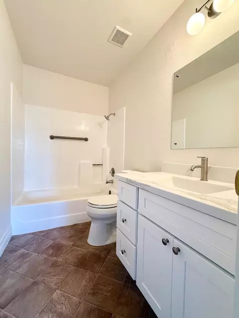 Bath - 3101 Peppermill Cir, Pittsburg, CA 94565 photo 4 of 6