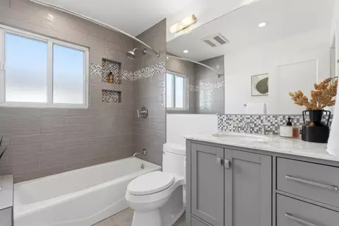 Bath - 380 Chadbourne Ave, Millbrae, CA 94030 photo 1 of 2