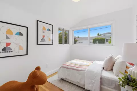 Bedroom - 380 Chadbourne Ave, Millbrae, CA 94030 photo 5 of 9