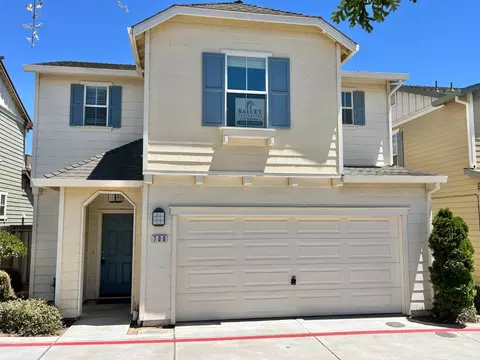 Exterior - 700 Gardenia Pl, Soledad, CA 93960 photo 2 of 4
