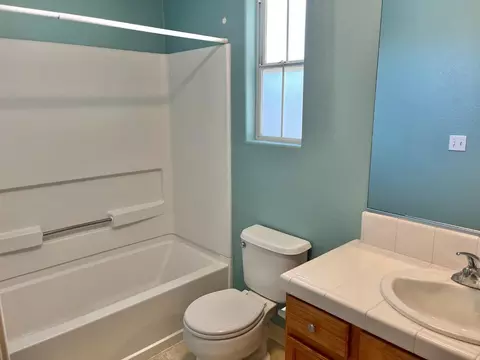 Bath - 700 Gardenia Pl, Soledad, CA 93960 photo 5 of 5