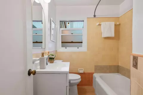 Bath - 371 Paramount Dr, Millbrae, CA 94030 photo 3 of 4