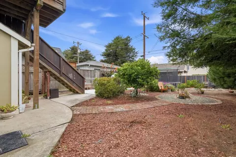 Exterior - 575 Myrtle St, Half Moon Bay, CA 94019 photo 5 of 6