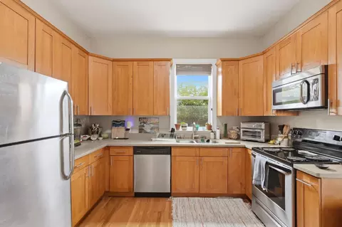 Kitchen - 575 Myrtle St, Half Moon Bay, CA 94019 photo 3 of 4
