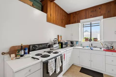 Kitchen - 575 Myrtle St, Half Moon Bay, CA 94019 photo 1 of 4