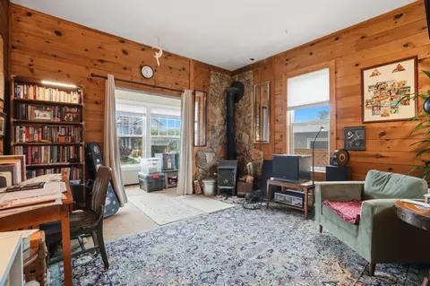 Living - 575 Myrtle St, Half Moon Bay, CA 94019 photo 3 of 8