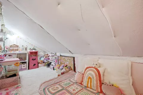 Bedroom - 575 Myrtle St, Half Moon Bay, CA 94019 photo 4 of 4