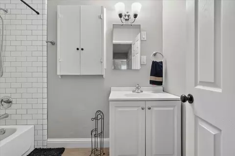 Bath - 357 Reata St, Salinas, CA 93906 photo 1 of 3