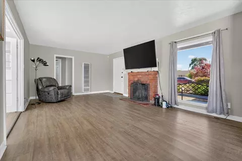 Living - 357 Reata St, Salinas, CA 93906 photo 3 of 4
